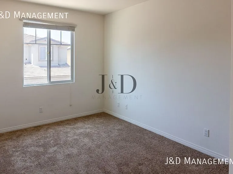 3150-3170 Bancroft Dr — Photo 24