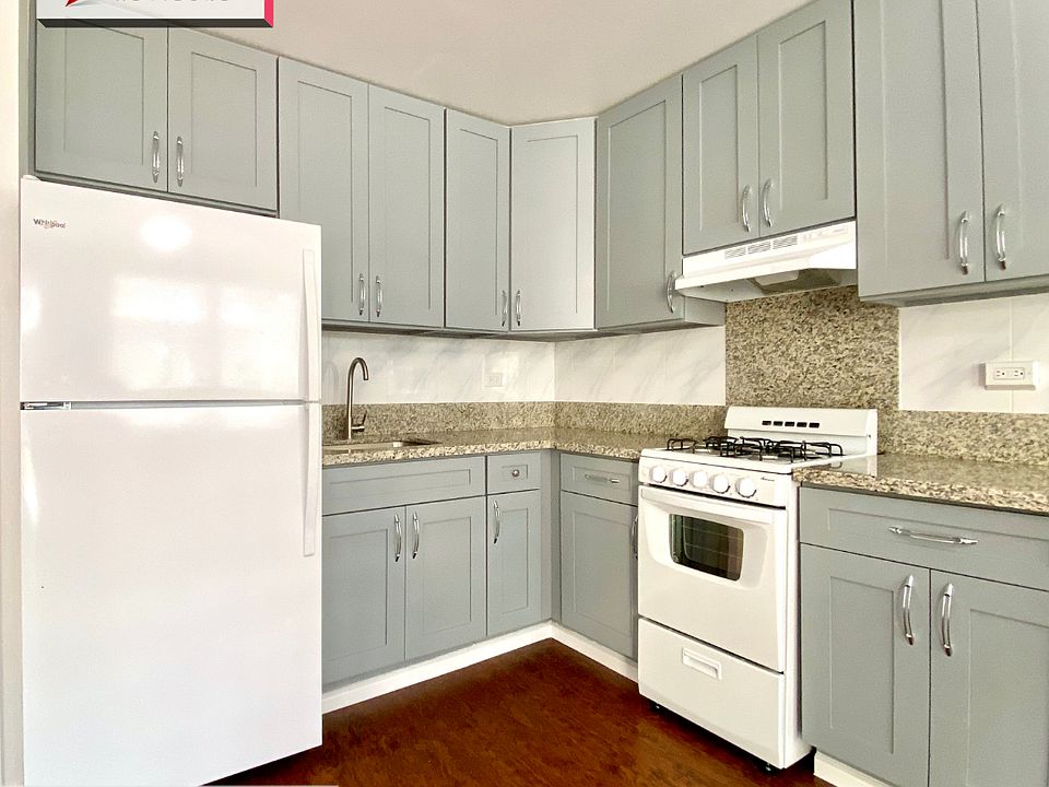 2nd image of 1555 Pensacola St Unit 202