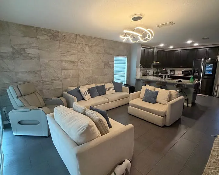 572 Sardinia Cir — Photo 2