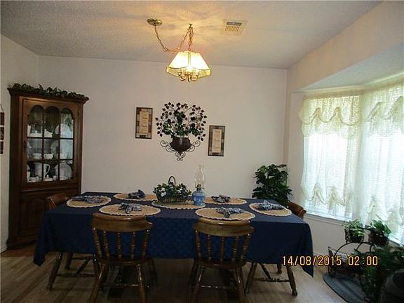 4th image of 2817 Crystal Dr