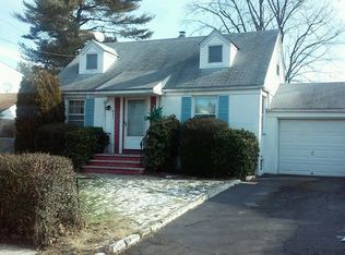 421 Brookside Dr, Roselle, NJ 07203