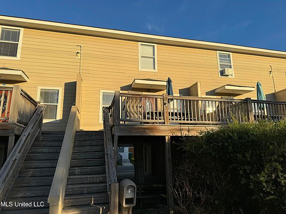 2nd image of 137 Markham Dr #C