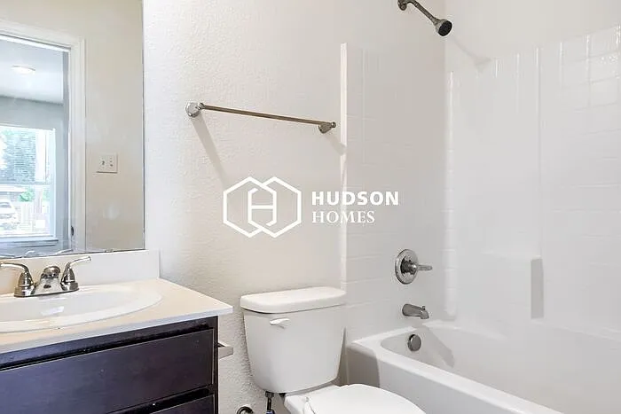 925 Burgan St #B — Photo 11