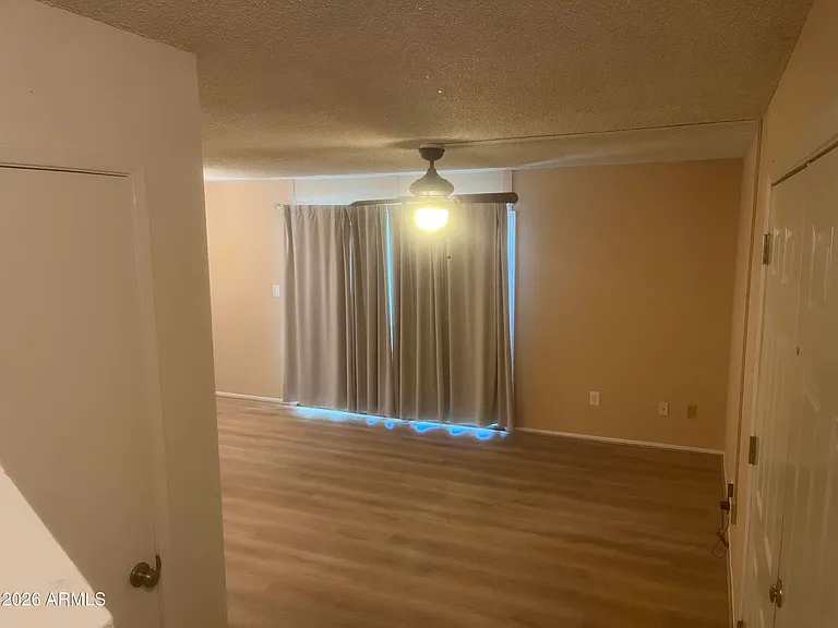 5902 W Townley Ave — Photo 31