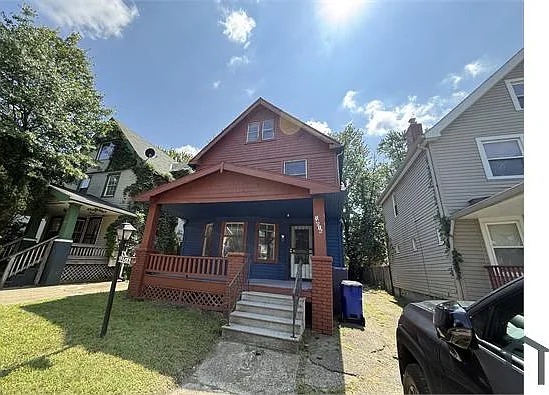 3 bed, $1,604 — Photo 1