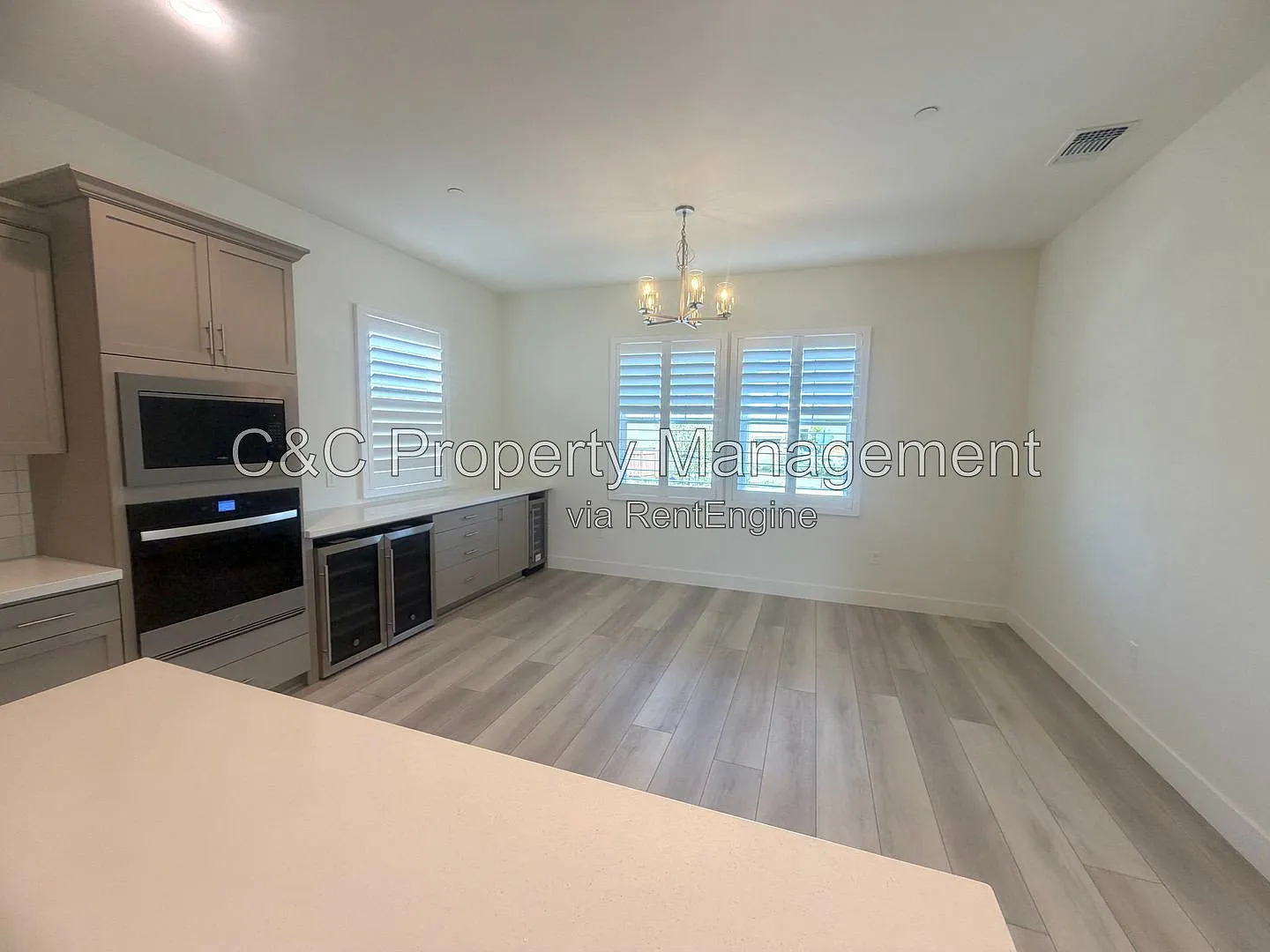 4 bed, 4.5 bath, 2522 sqft, $5,400 — Photo 4