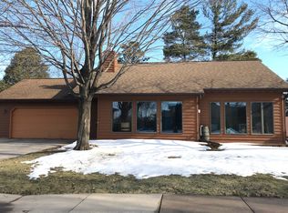 1108 W Ridgeview Dr, Appleton, WI 54914