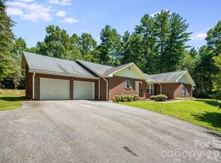 225 Arbor Ln, Hendersonville, NC 28791