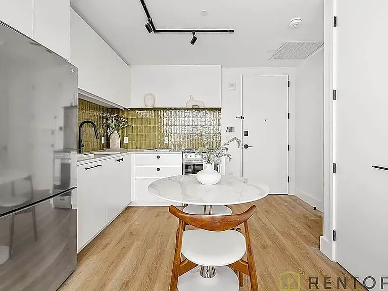 60 Cedar St #603D — Photo 2