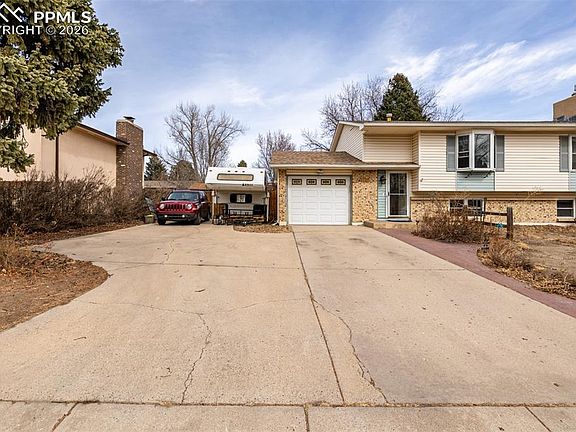 3rd image of 4627 Sprucewood Dr
