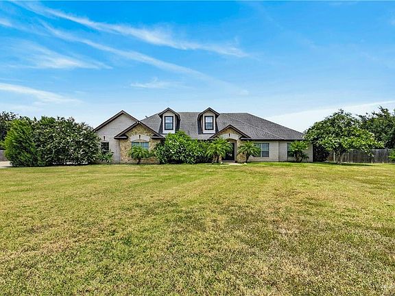 2nd image of 32649 Edgewater Isle Dr