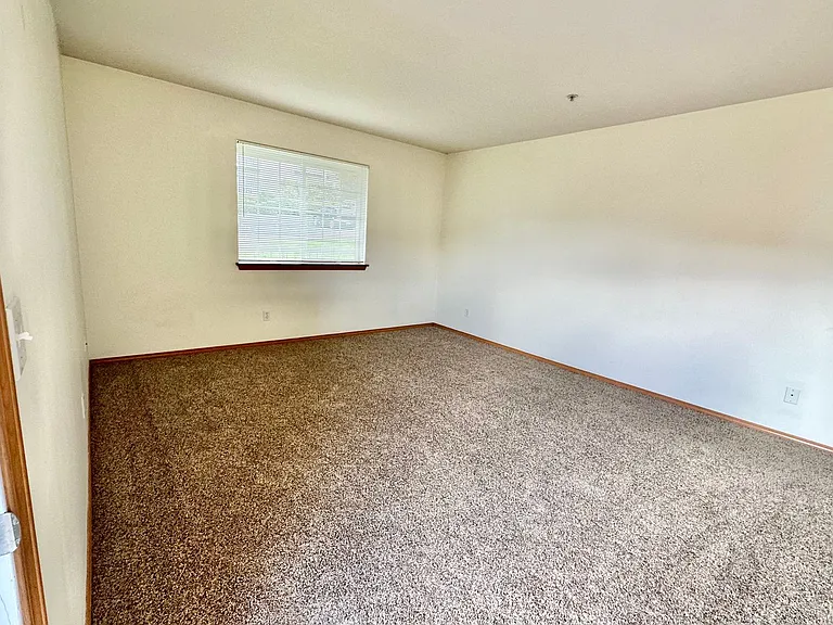 1018 23rd St — Photo 30