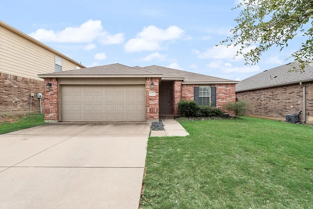 3 bed, 2.5 bath, 1916 sqft, $2,175 — Photo 4