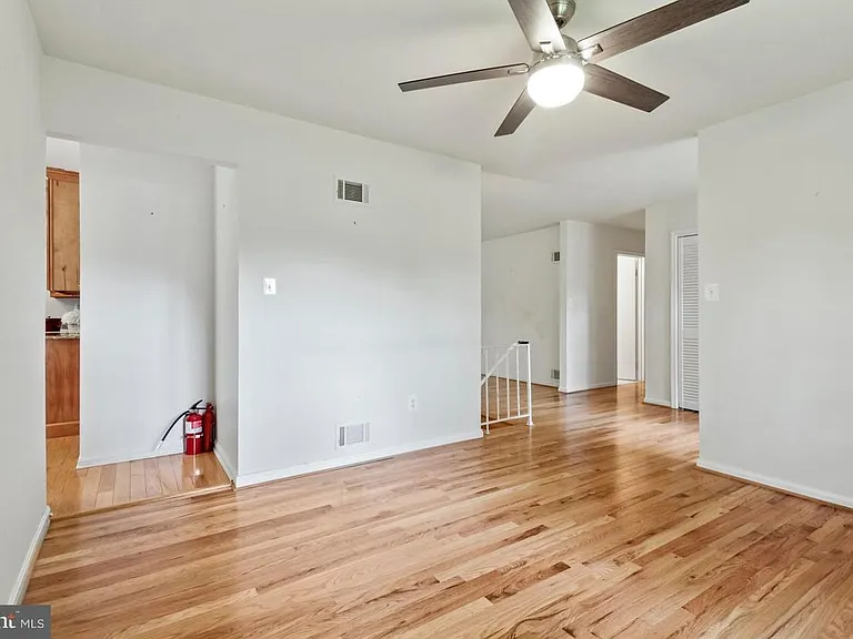 14908 Claude Ln — Photo 3