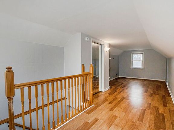 4th image of 1029 Dayton Ave