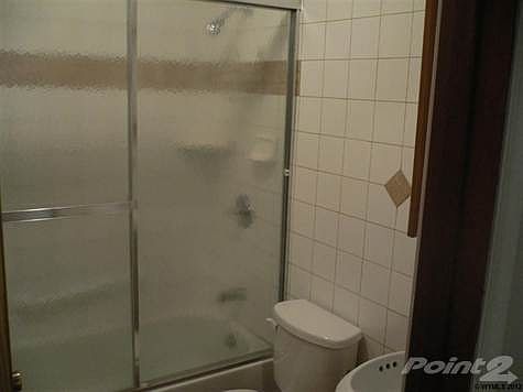3rd image of 1533 Haines St