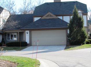9118 N Briarwood Ct, Milwaukee, WI 53217