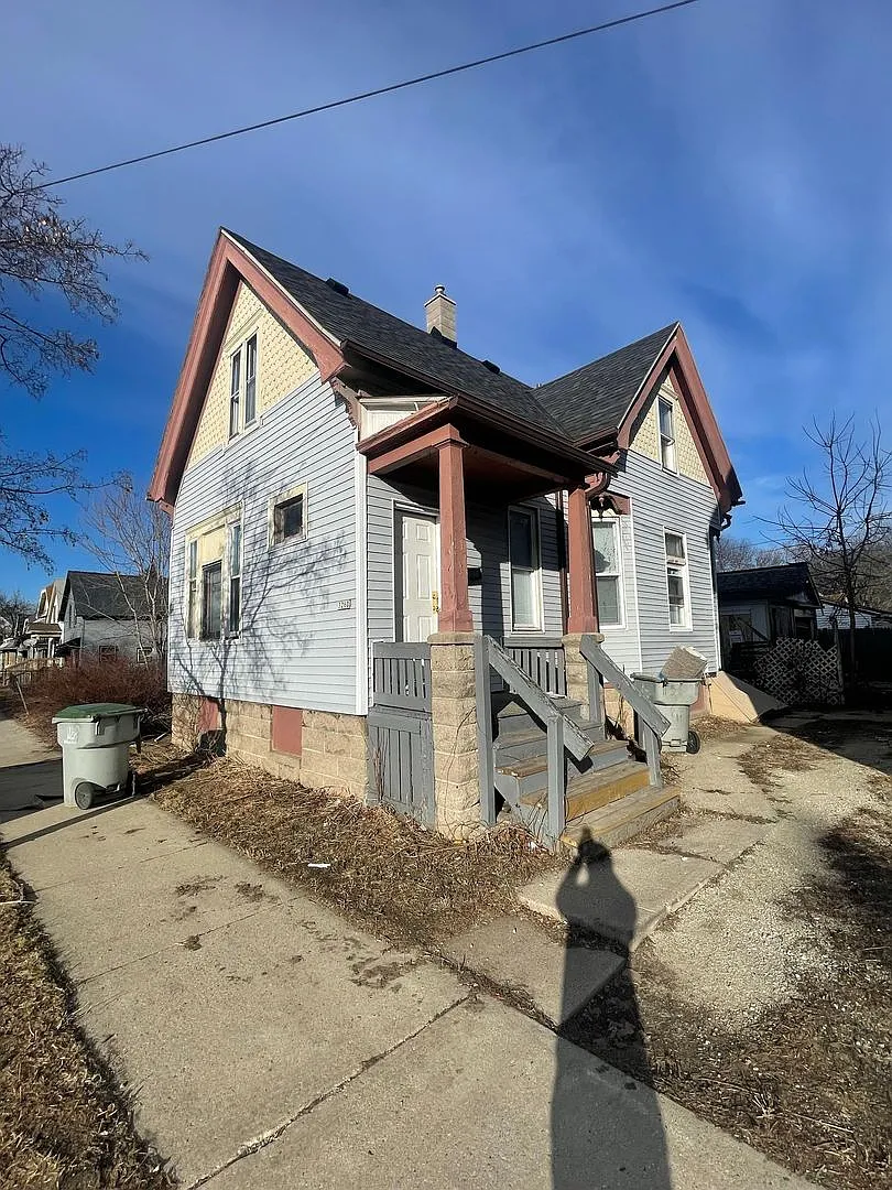 3260 N 13th St photo 1