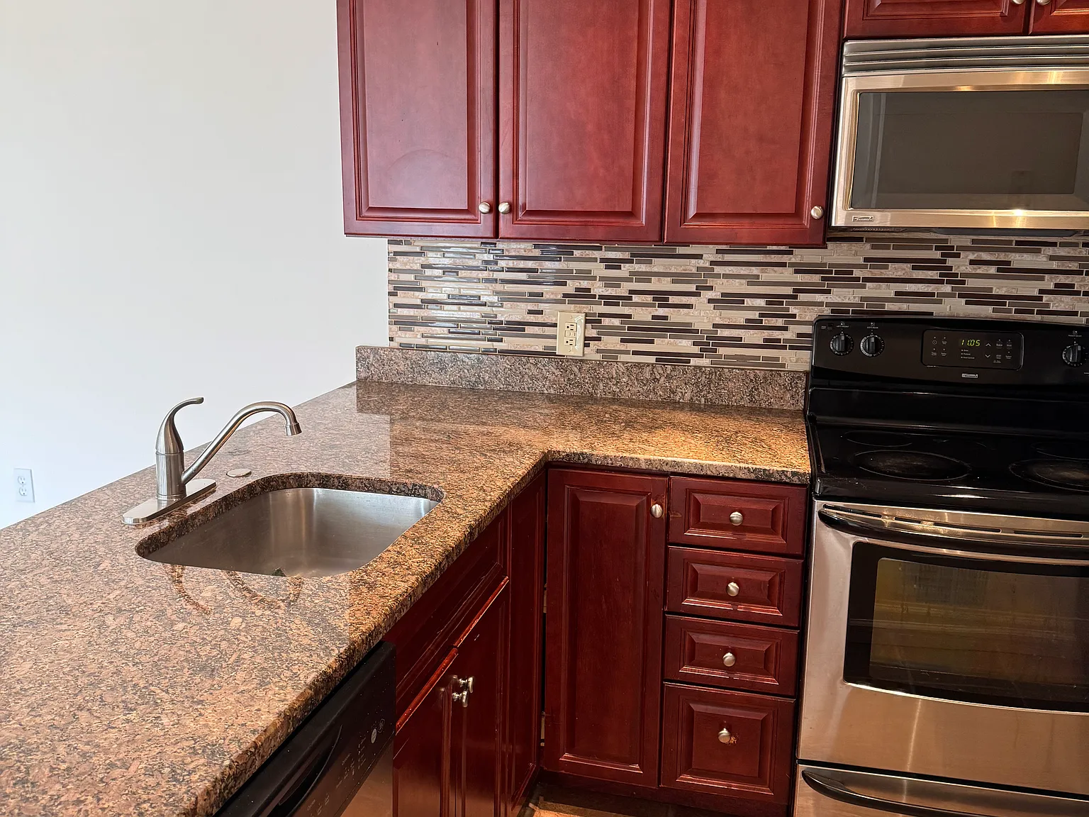2 bed, 986 sqft, $2,400 — Photo 3