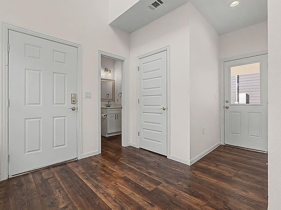 3rd image of 803 4th St