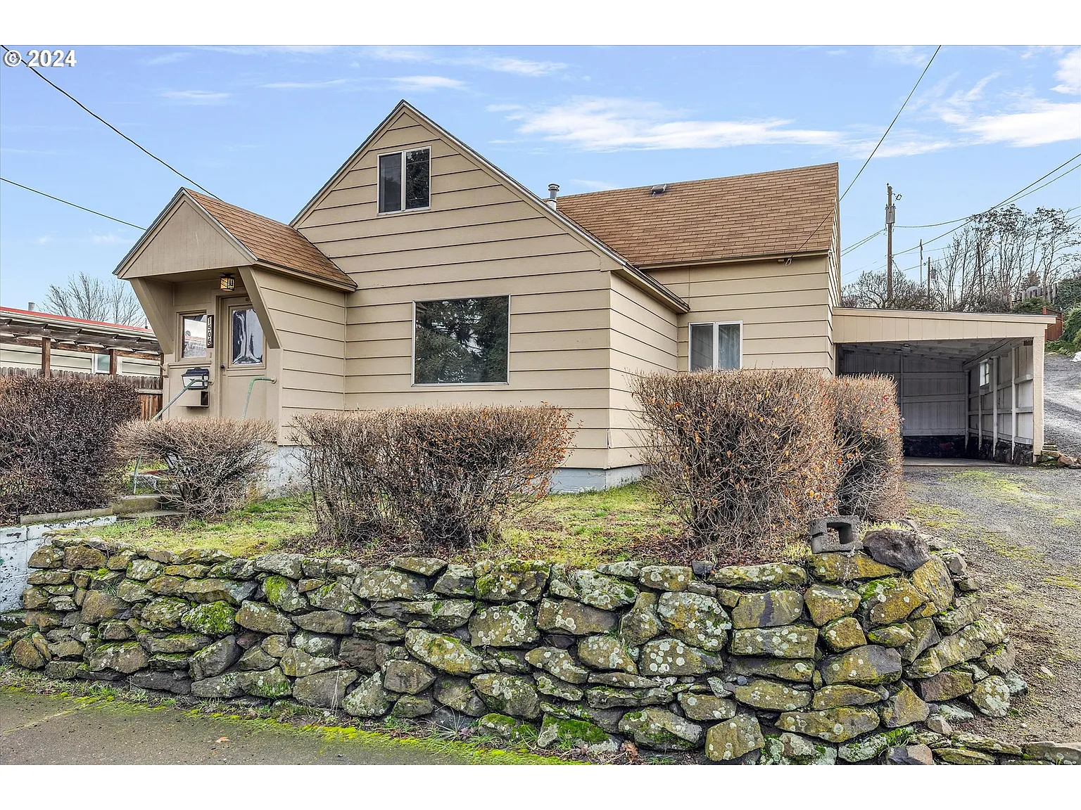 1506 Mount Hood St photo 1