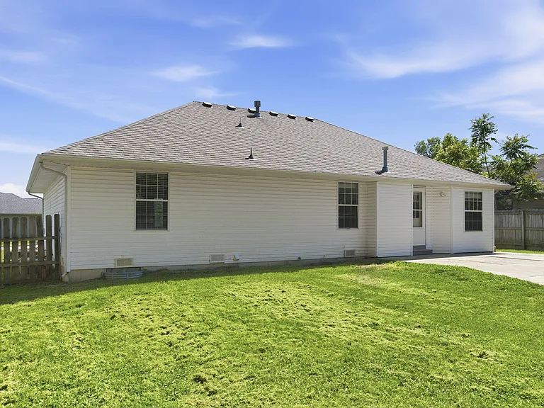 657 Kings Carriage Rd — Photo 33