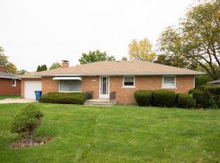 1953 E Locust St, Kankakee, IL 60901