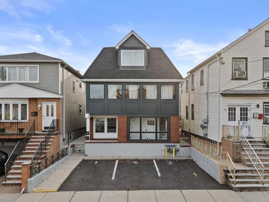 28 W 22nd St #1, Bayonne, NJ 07002