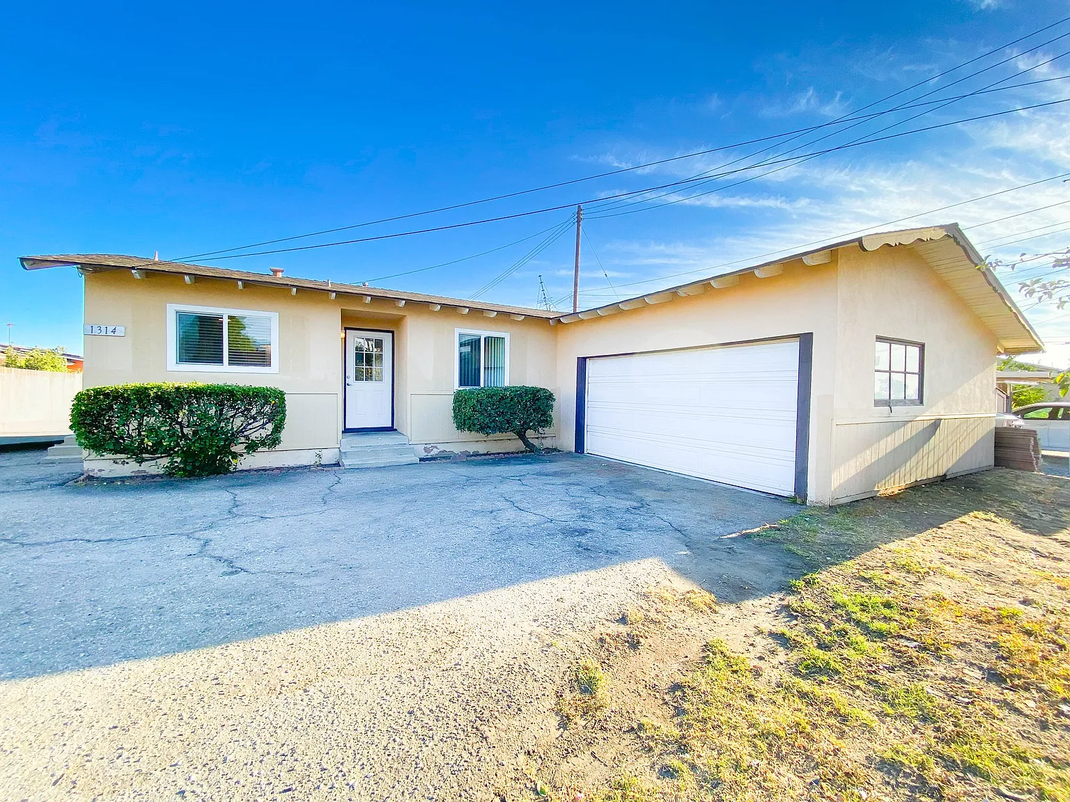 3 bed, 1183 sqft, $3,395 — Photo 2