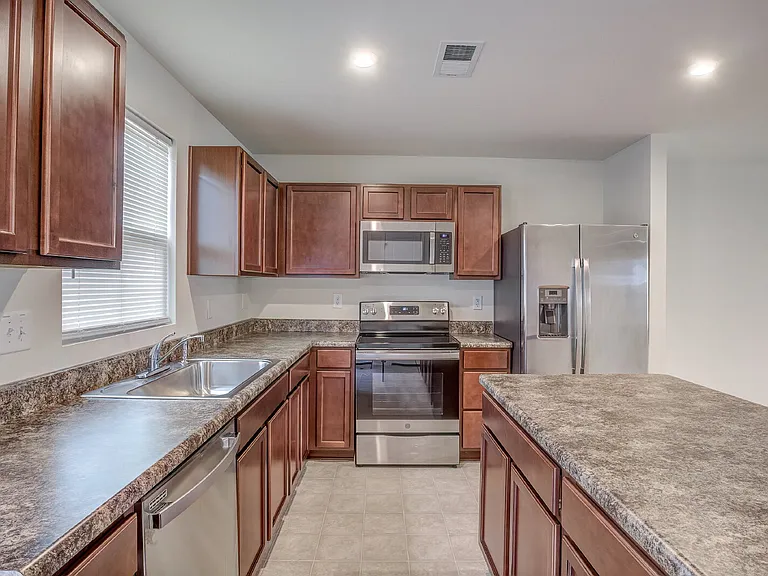 1026 Bent Willow Dr — Photo 16