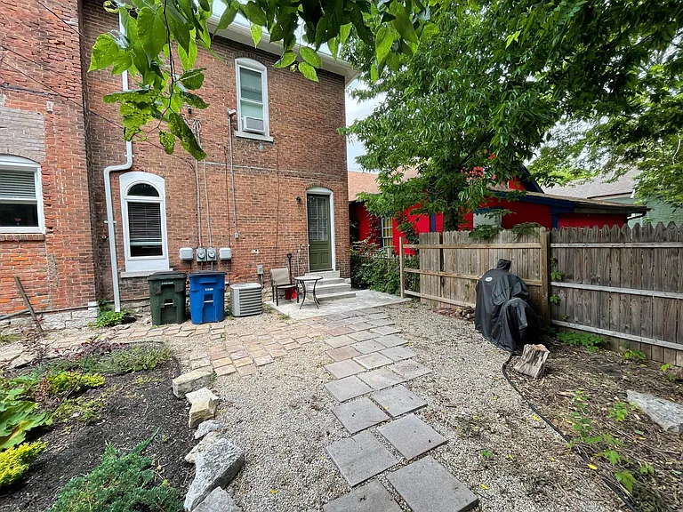 328 Oak St — Photo 18