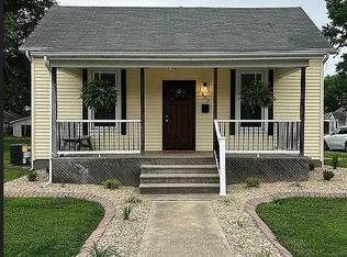 403 S Locust St, Trenton, IL 62293