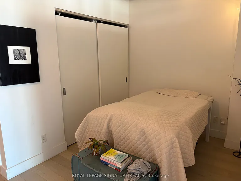 169 John St #403 — Photo 8