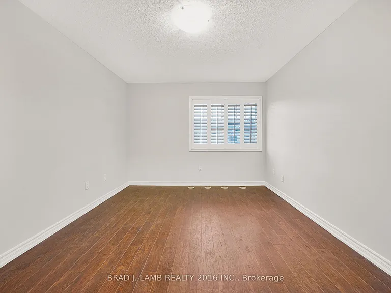 930 Nadalin Hts — Photo 29