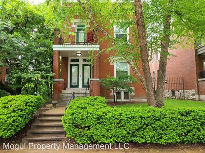 5837 Nina Pl, Saint Louis, MO, 63112