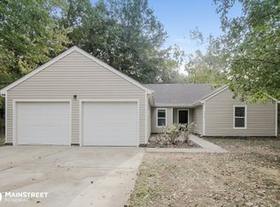 8608 Golf Ridge Dr, Charlotte, NC 28277