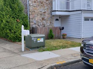 151 Carlyle Grn, Staten Island, NY 10312
