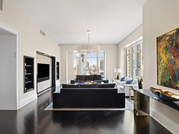 520 Park Avenue image 4 of 23