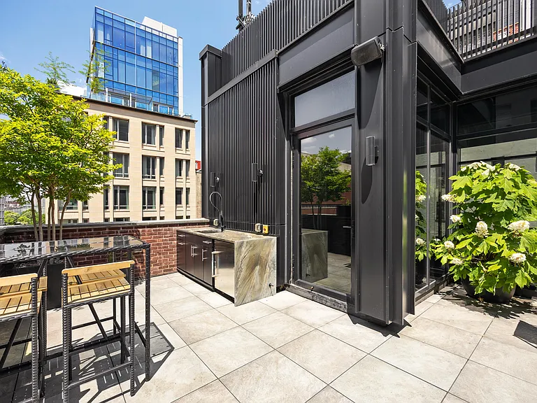 121 Leroy St #TOWNHOUSE — Photo 25