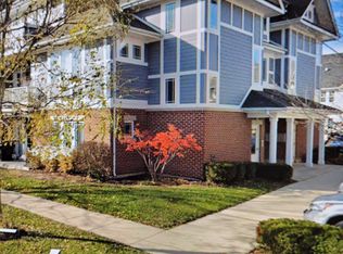 410 Indiana Ave, Saint Charles, IL 60174