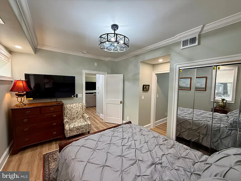 110 Annapolis St #B — Photo 11