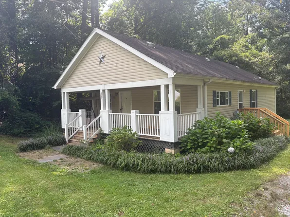 311 Brookside Camp Rd, Hendersonville, NC 28792