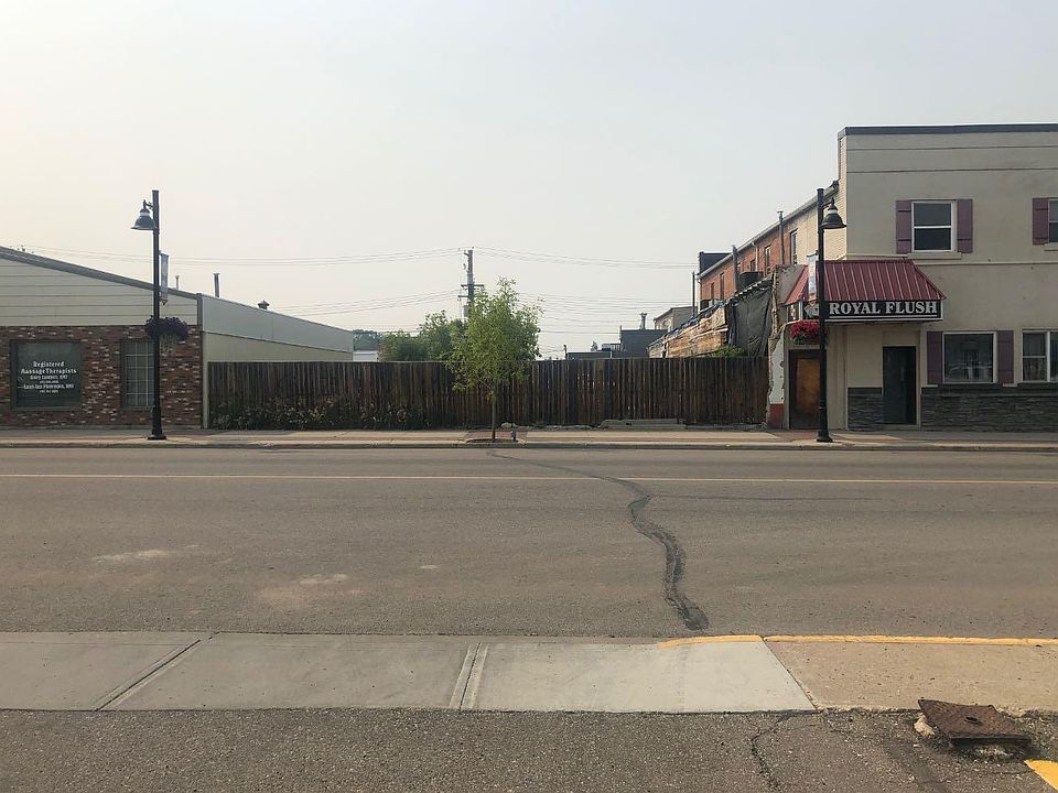 2nd image of 4912 50th St