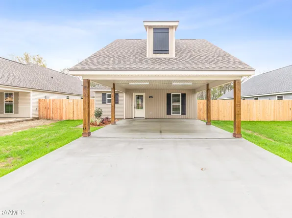 221 Camerons Cove Dr, Carencro, LA 70520