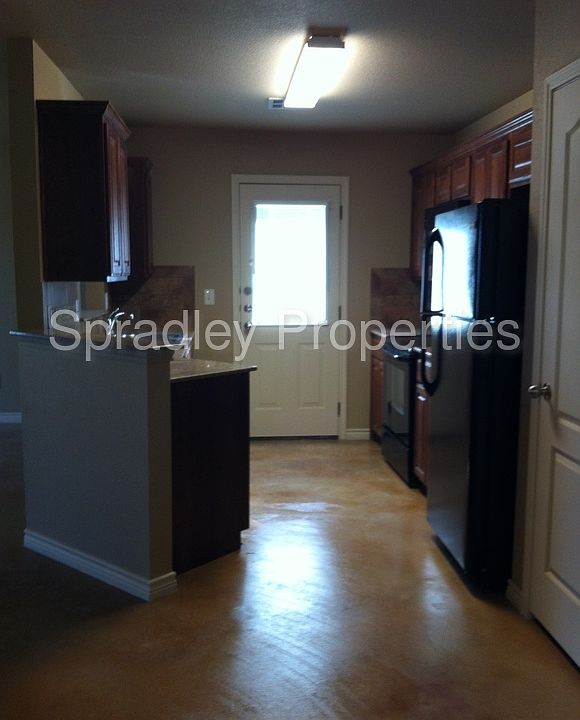 2nd image of 763 E Ridge Blvd