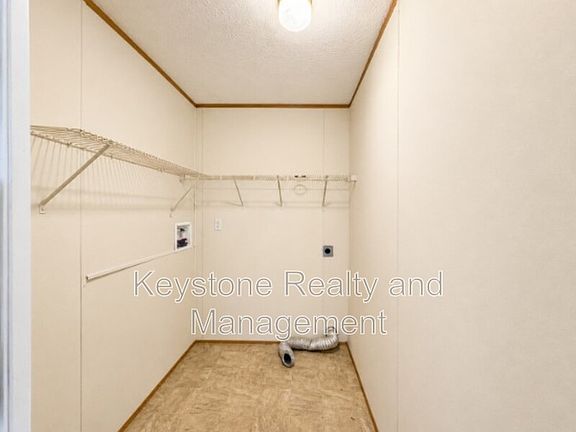 5th image of 726 Trevor Ln