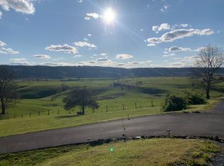 Valleyview Dr, Lewisburg, WV 24901