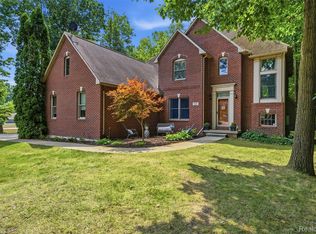 9293 Oakview Dr, Swartz Creek, MI 48473