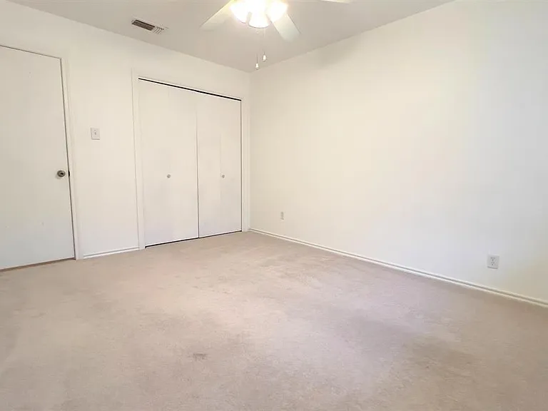 2626 Custer Pkwy #C — Photo 4
