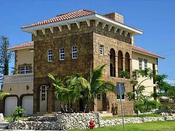 1600 NE 2nd Street, Pompano Beach, FL 33060